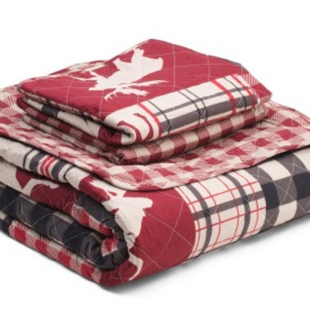 Patchwork Moose Lodge TWIN SIZE Quilt Set - twin set includes 1 quilt, 1 sham